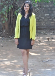 nanditha-latest-photos_10