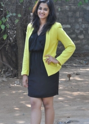 nanditha-latest-photos_14