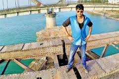 Sundeep Kishan’s Tiger movie making at Old Godavari Bridge