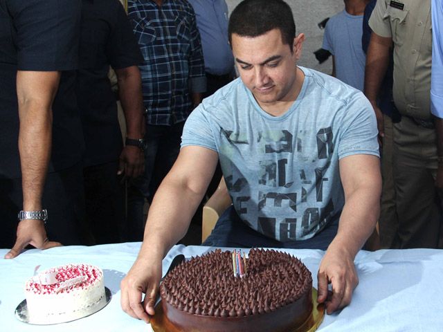 Aamir Khan’s Early Birthday Party With the Press