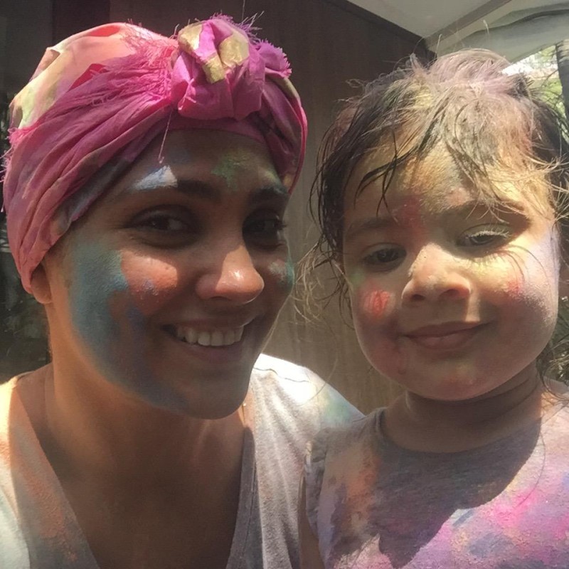 Lara Dutta poses for a Holi selfie with daughter Saira