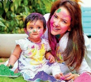 Manchu Lakshmi Celebrates Holi With Daughter