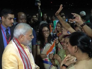 PM Modi receives warm welcome by Indian community in Seychelles