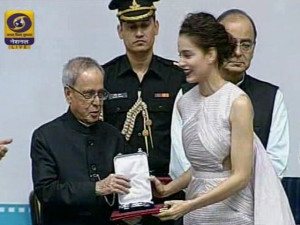Kangana Ranaut Collects Best Actress Award from President