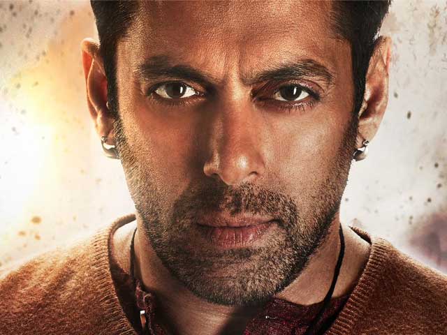 Salman Khan Looks Like Chin-Up : First Look of Bajrangi Bhaijaan