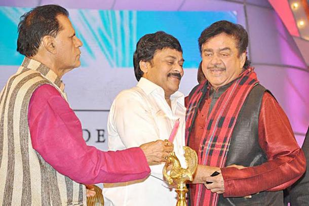 Chiranjeevi, Balakrishna and Rishi Kapoor: Stars attend TSR TV9 National Film Awards